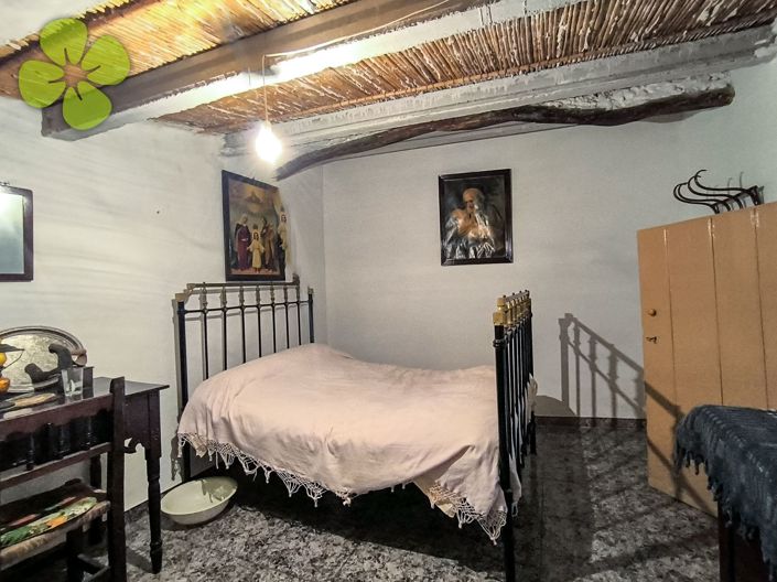 Image No.13-4 Bed Country House for sale