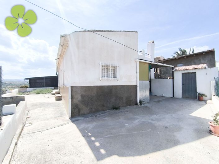 Image No.2-4 Bed Country House for sale