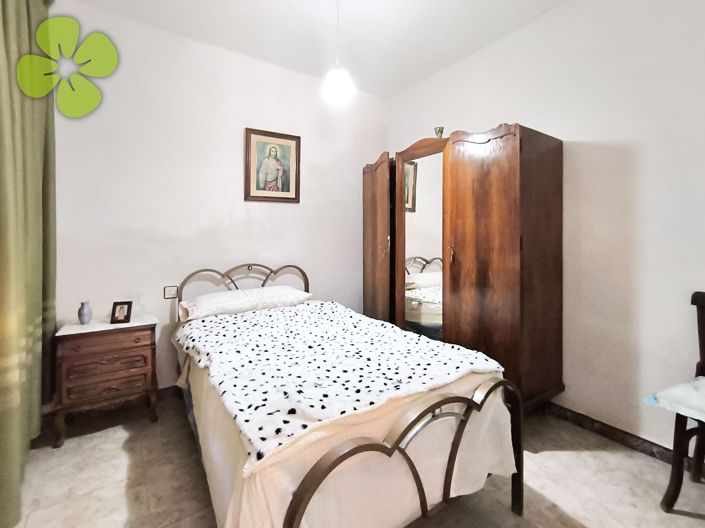 Image No.8-4 Bed Country House for sale