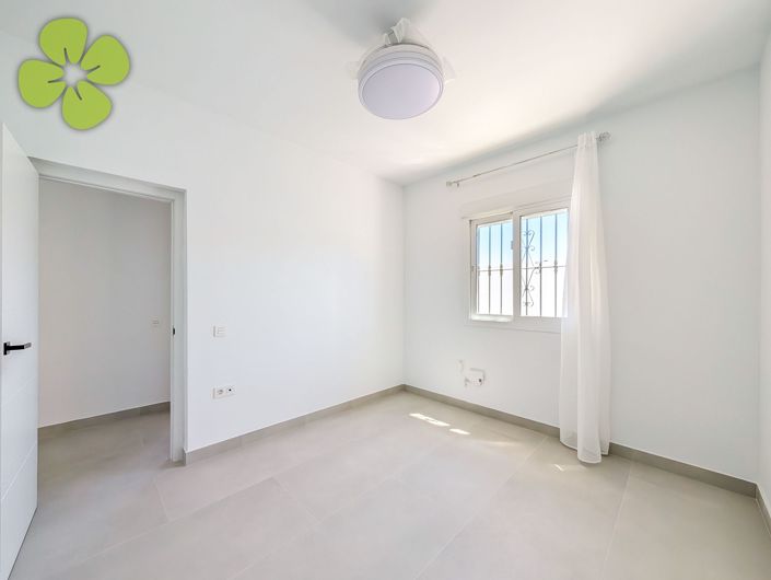 Image No.17-5 Bed Villa for sale