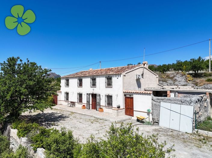 Image No.2-6 Bed Country House for sale