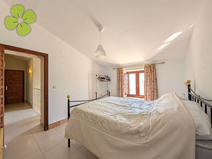 Image No.20-6 Bed Country House for sale
