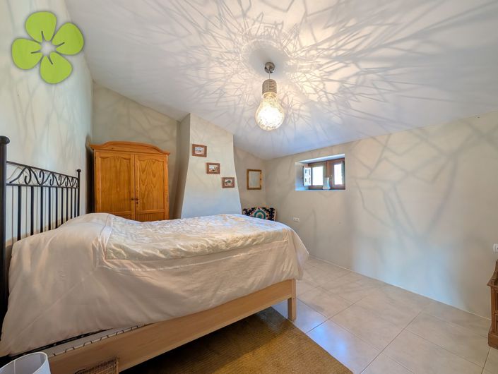 Image No.22-6 Bed Country House for sale