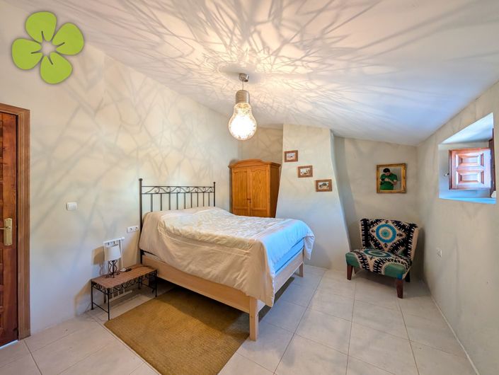 Image No.23-6 Bed Country House for sale