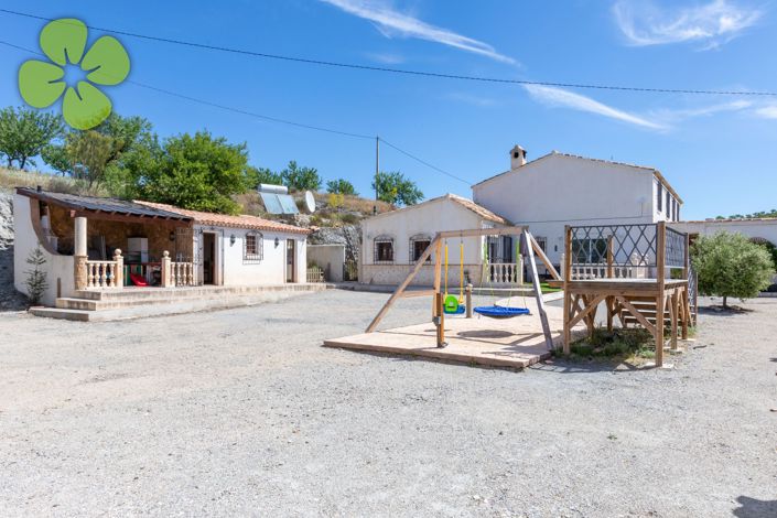 Image No.25-6 Bed Country House for sale