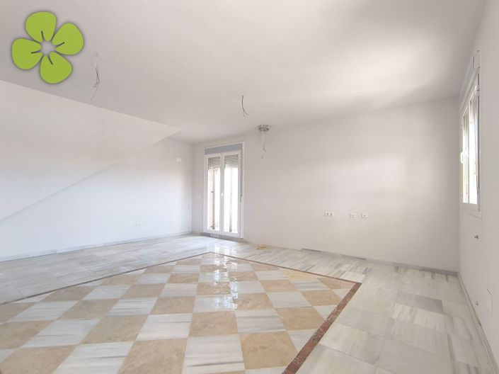 Image No.9-4 Bed Villa for sale