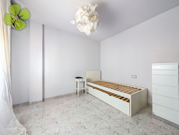 Image No.21-4 Bed Townhouse for sale