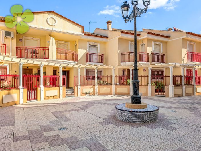 Image No.23-4 Bed Townhouse for sale