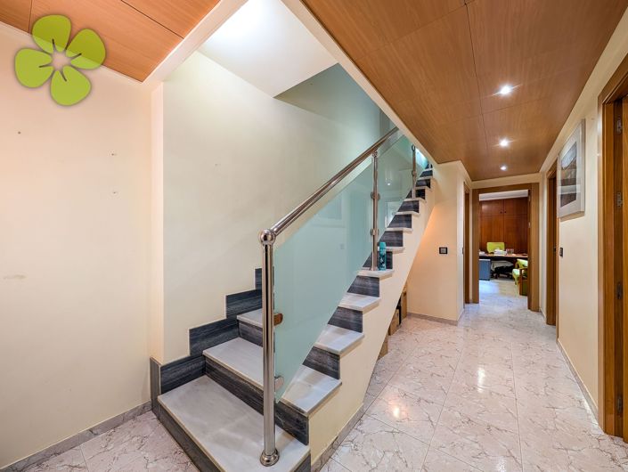 Image No.4-4 Bed Townhouse for sale