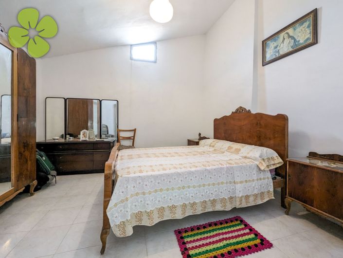 Image No.15-5 Bed Village House for sale