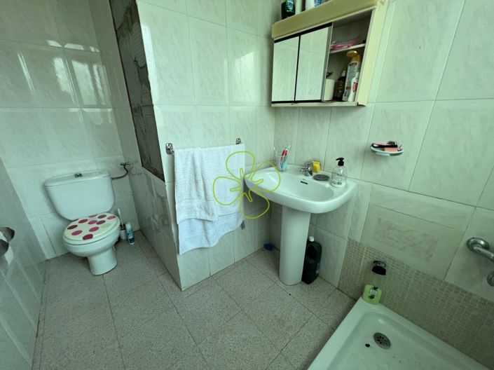 Image No.8-3 Bed Country House for sale