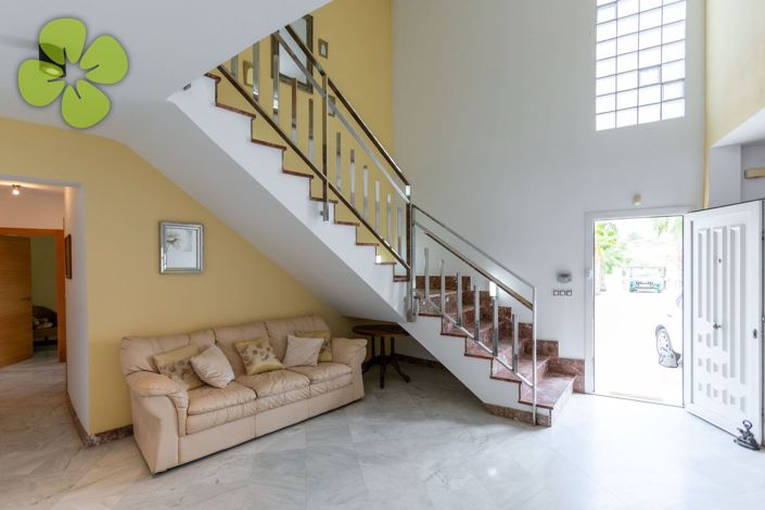 Image No.3-5 Bed Villa for sale