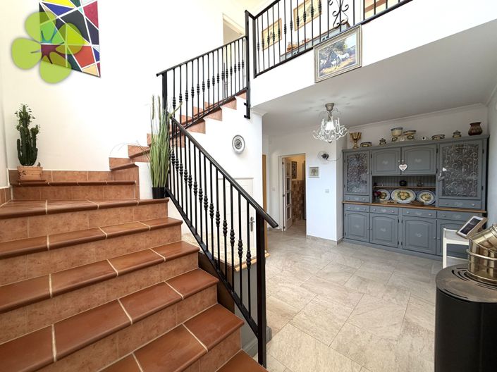 Image No.2-4 Bed Villa for sale