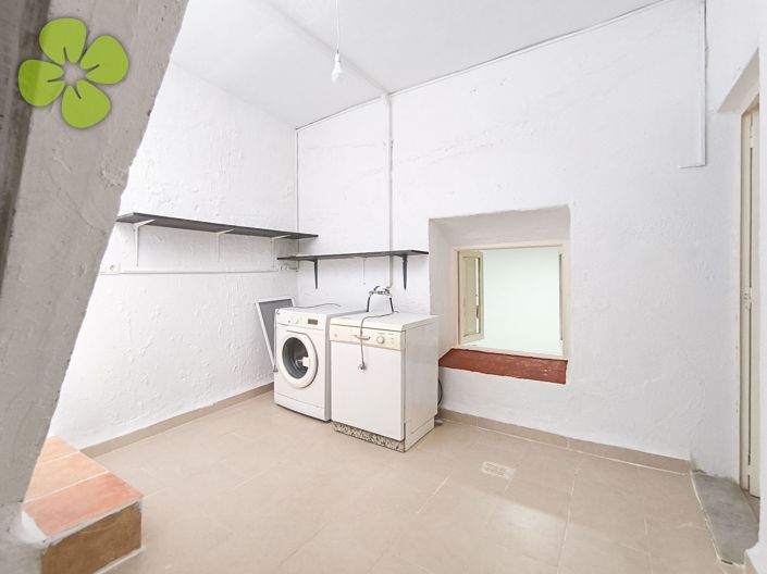 Image No.15-6 Bed Townhouse for sale
