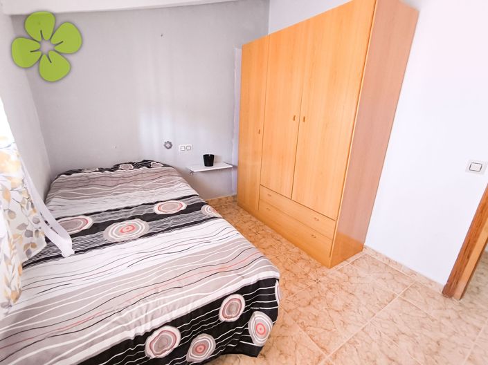 Image No.20-6 Bed Townhouse for sale