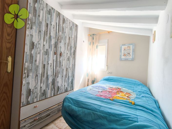 Image No.27-6 Bed Townhouse for sale