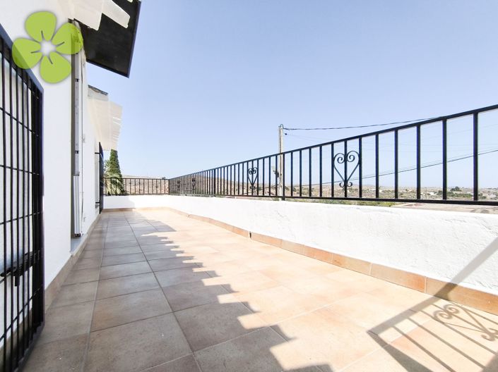 Image No.29-6 Bed Townhouse for sale