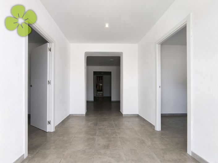 Image No.3-6 Bed Townhouse for sale