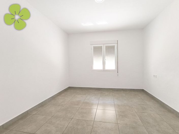 Image No.7-6 Bed Townhouse for sale