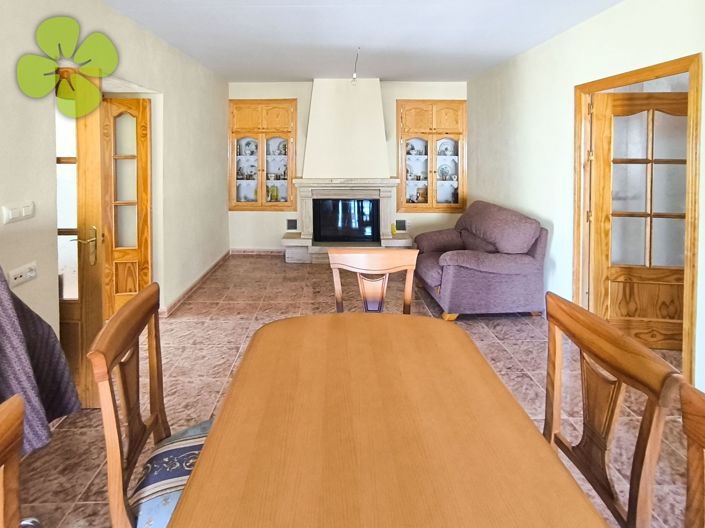 Image No.12-4 Bed Country House for sale
