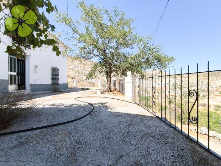 Image No.28-4 Bed Country House for sale