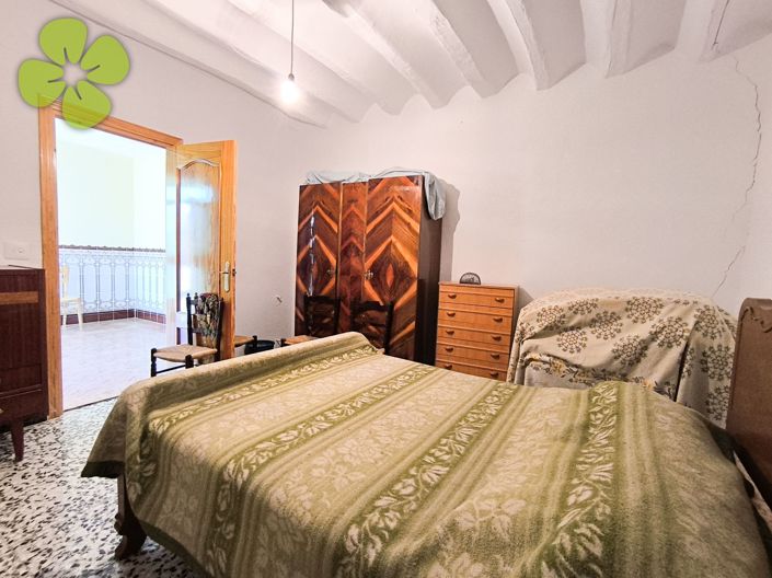 Image No.7-4 Bed Country House for sale