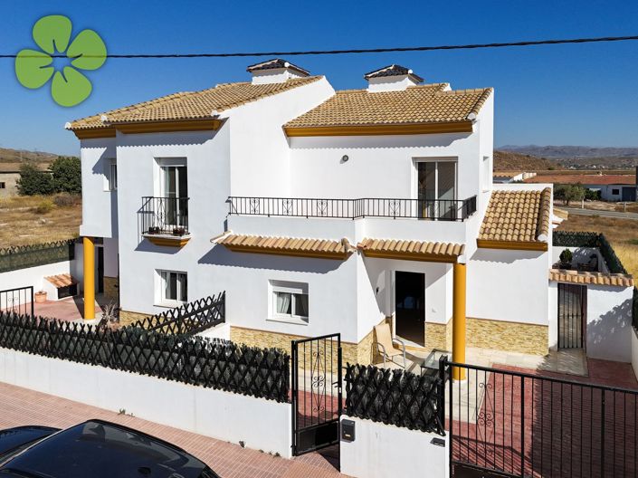 Image No.2-5 Bed Villa for sale