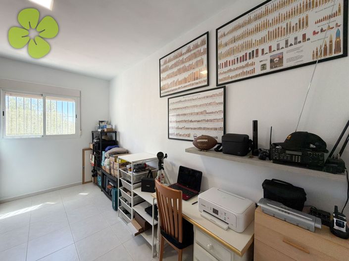 Image No.19-3 Bed Country House for sale