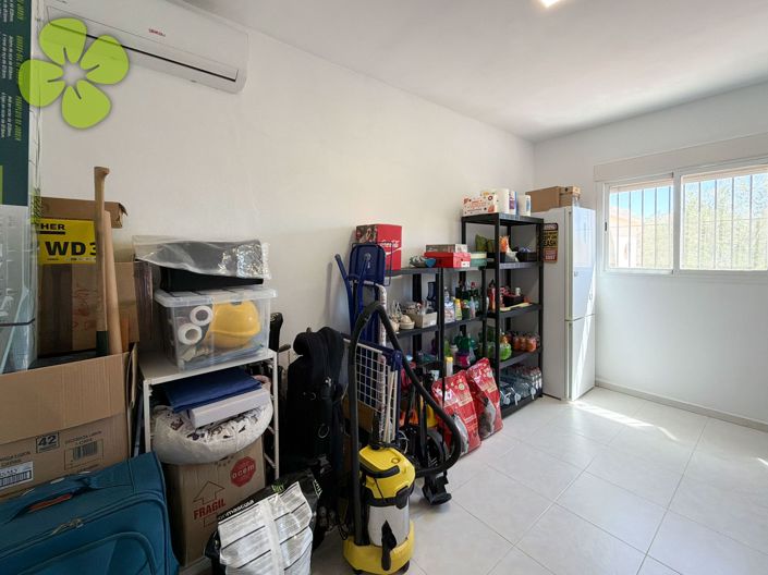 Image No.20-3 Bed Country House for sale