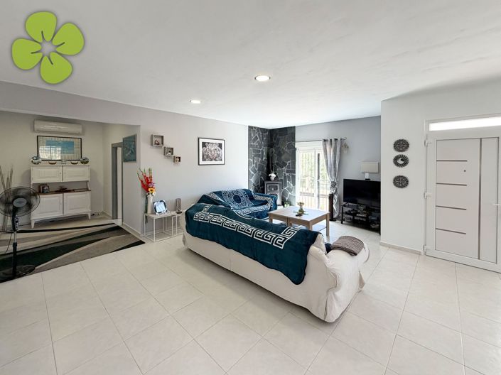 Image No.3-3 Bed Country House for sale