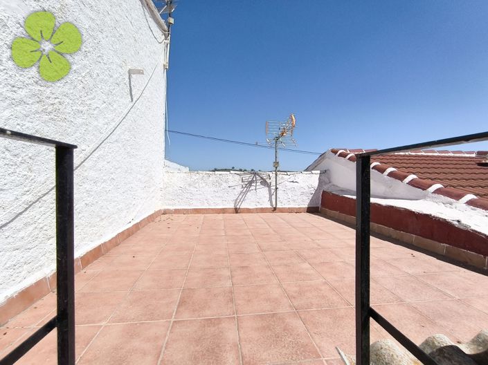 Image No.17-3 Bed Country House for sale