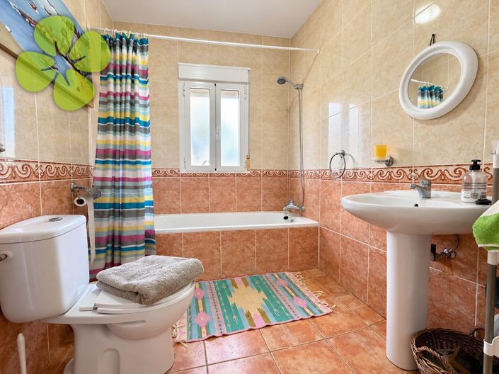 Image No.17-3 Bed Villa for sale