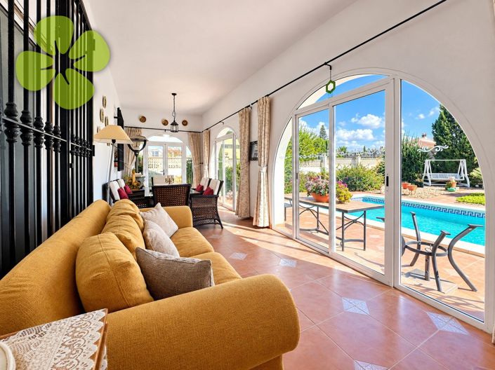 Image No.3-4 Bed Villa for sale