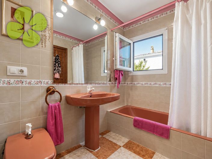 Image No.17-4 Bed Villa for sale