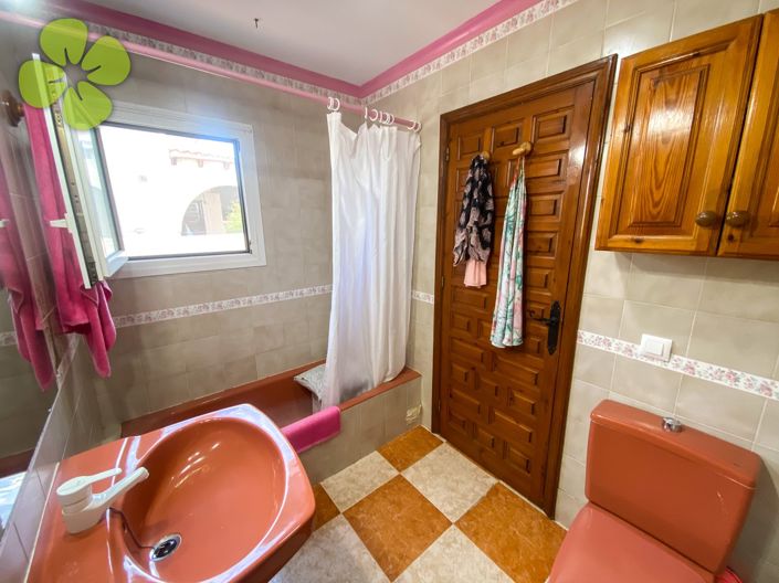 Image No.18-4 Bed Villa for sale