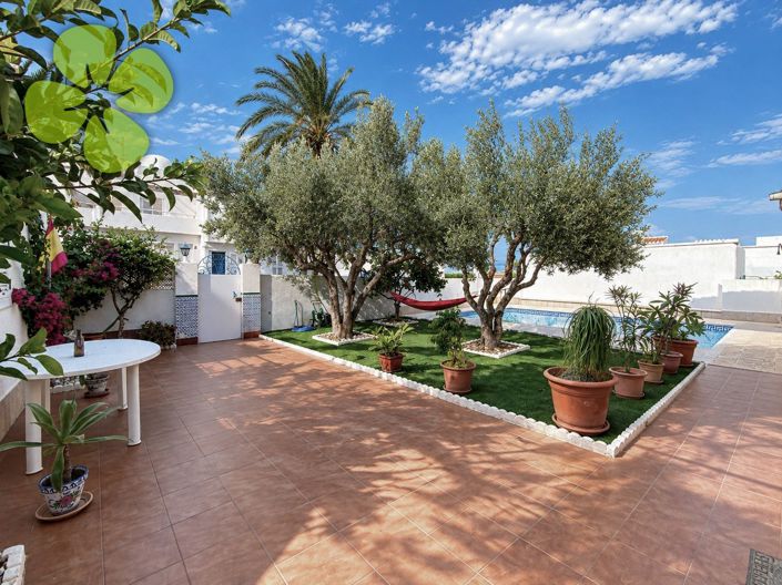 Image No.2-4 Bed Villa for sale