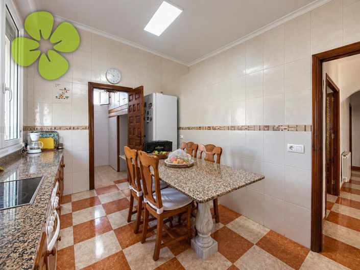 Image No.8-4 Bed Villa for sale