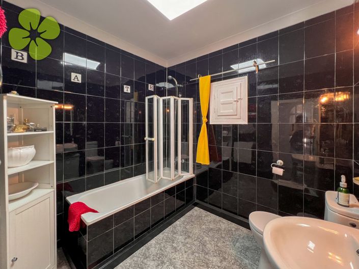 Image No.22-4 Bed Villa for sale