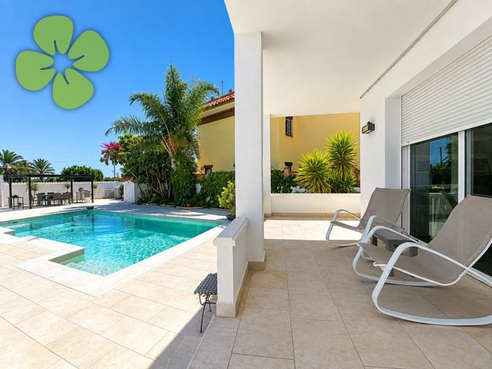 Image No.2-4 Bed Villa for sale