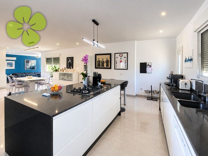 Image No.5-4 Bed Villa for sale