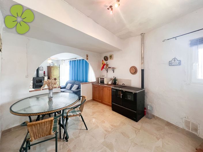 Image No.11-3 Bed Townhouse for sale
