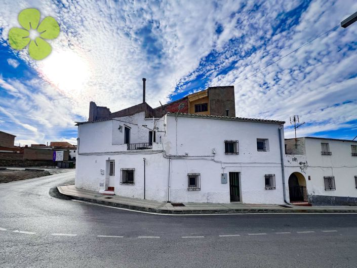 Image No.2-3 Bed Townhouse for sale