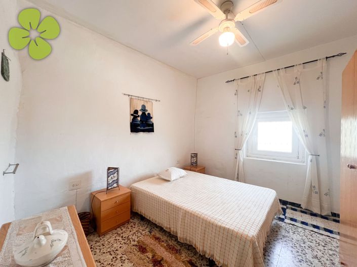 Image No.20-3 Bed Townhouse for sale