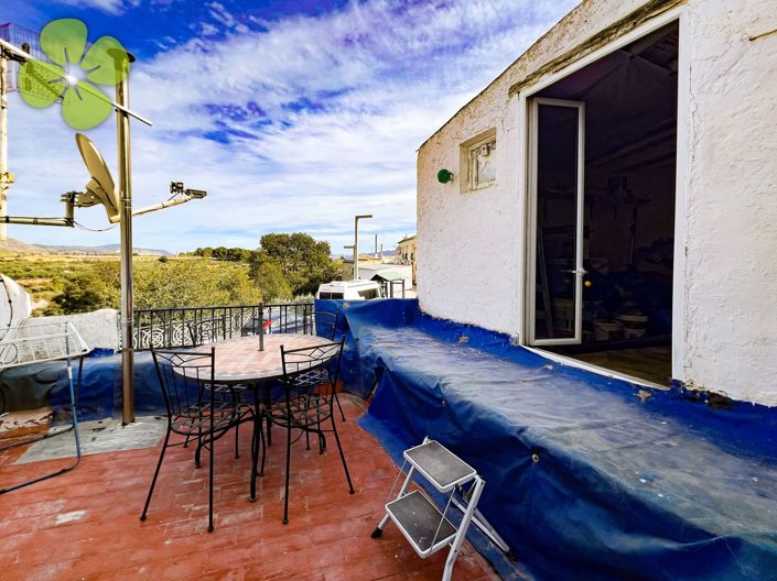 Image No.25-3 Bed Townhouse for sale