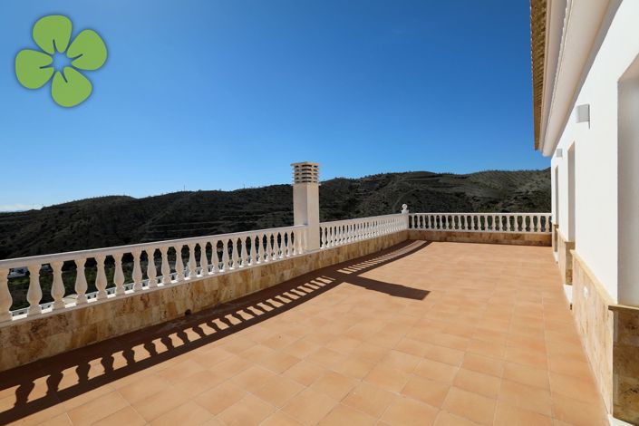 Image No.29-3 Bed Villa for sale