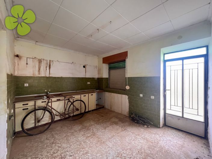 Image No.10-4 Bed Country House for sale