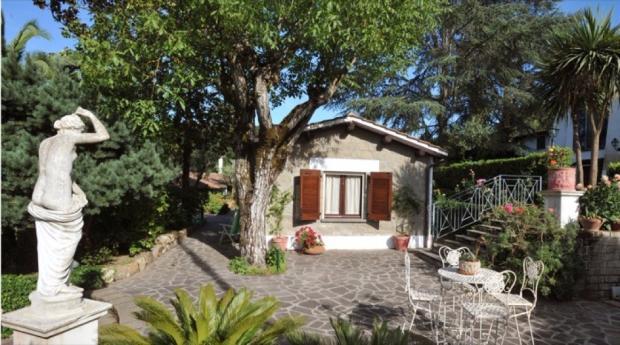 Image No.11-15 Bed Villa for sale