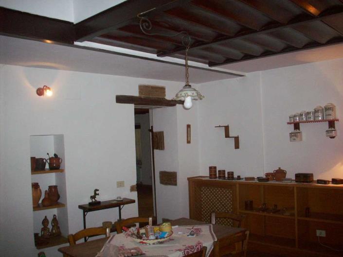 Image No.19-3 Bed Property for sale