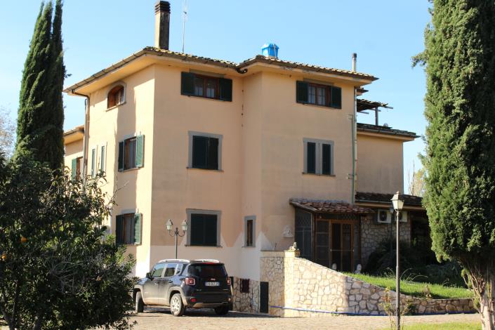 Image No.9-8 Bed Country House for sale