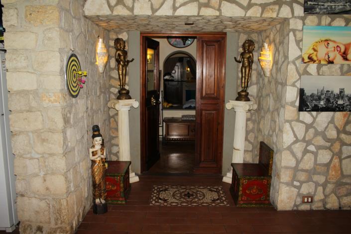 Image No.4-8 Bed Country House for sale